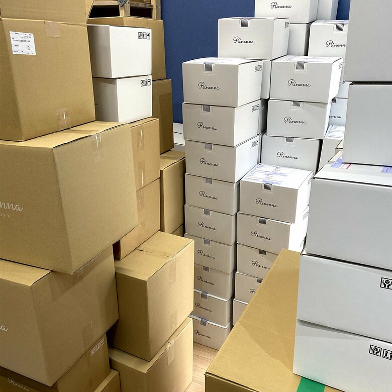 洗剤の注文が増え、発送作業に追われた