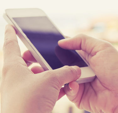 トイレ内はスマホ厳禁に！ 鏡の前で自撮り行為には「嫌悪感がある」