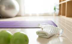 1日5分！土屋アンナさんの背中美人になるトレーニング