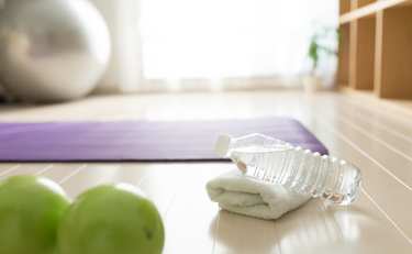 1日5分！土屋アンナさんの背中美人になるトレーニング