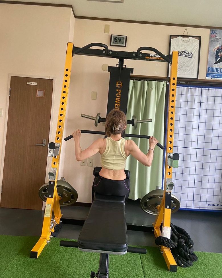 筋トレに勤しむ