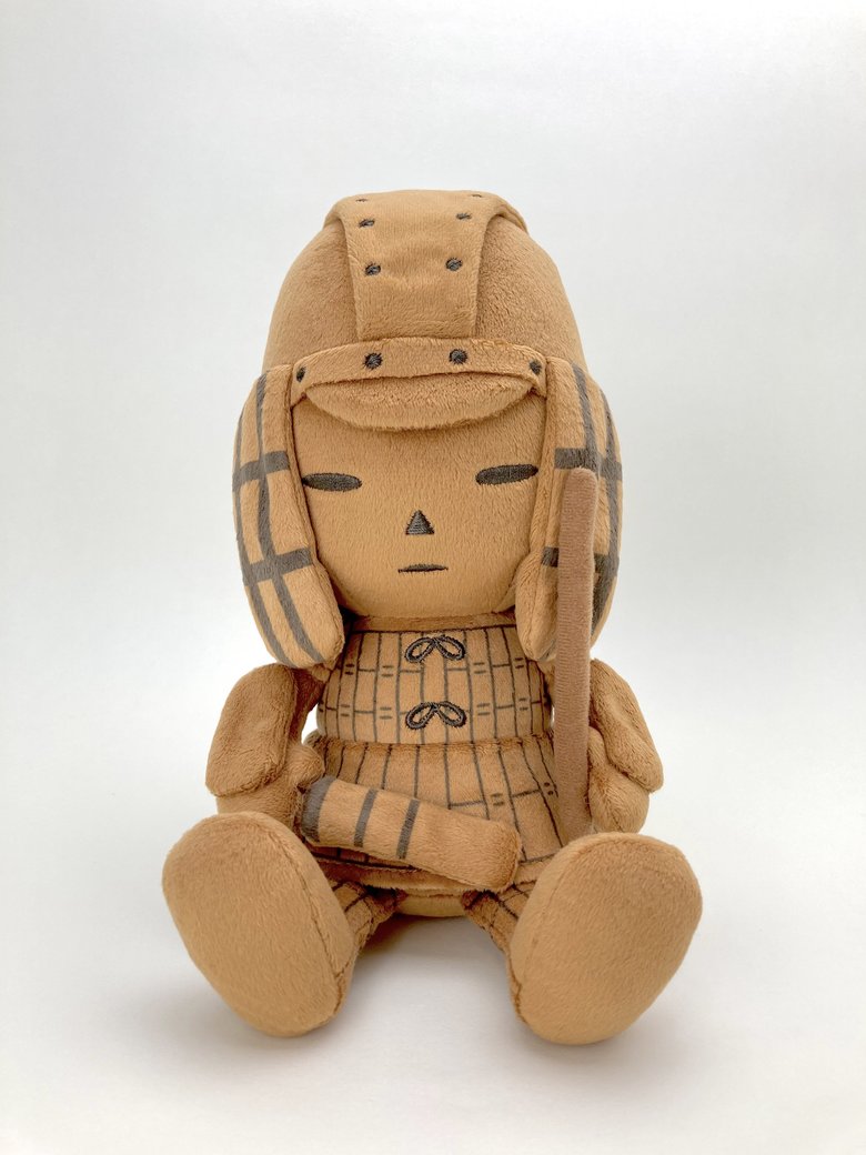 武具のデフォルメがなんともかわいい「埴輪　挂甲の武人ぬいぐるみ」（3080円）