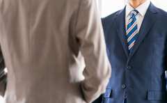 「始業30分前には出社を」と言われた新人の嘆き…