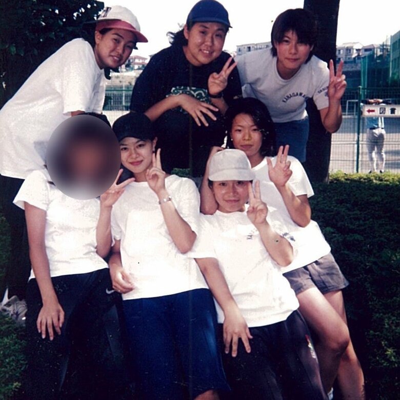 野球部のマネージャーをしていた大学時代（前列一番右）