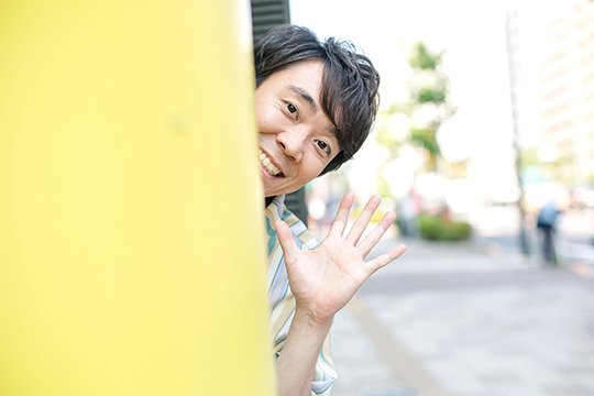 小林よしひさ
