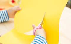 ボーリングを自宅で楽しむ！ワクワクさんの簡単工作「家族でハマる！」