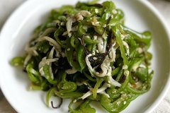 「救世主現る」給食の先生が作る無限ピーマンに絶賛の嵐「種ごと食べるの!?」