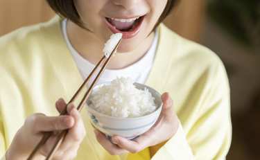 冷ましたご飯を食べた方が太りにくいって本当!?