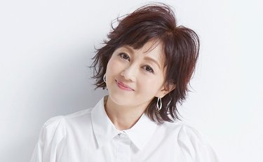 「もうセーラー服は着ません」浅香唯（54）スケバン刑事三姉妹が出した結論「世のため人のために（笑）」