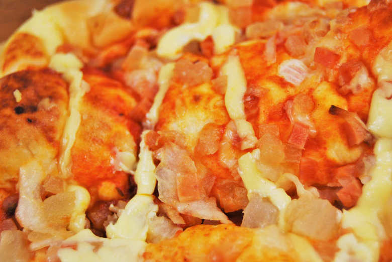 ファミマの人気パンピザパン(パイン&アップル)の画像