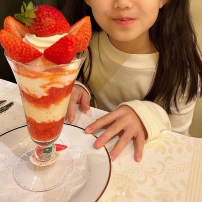 長女の習い事の帰りにカフェにて