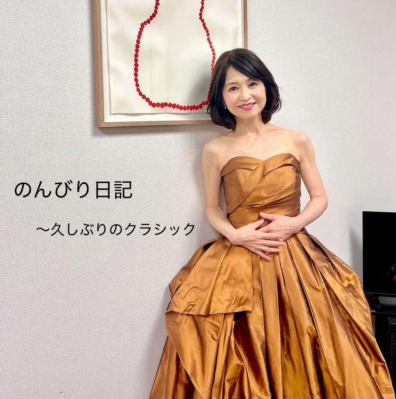 コンサートの衣装を着て1枚