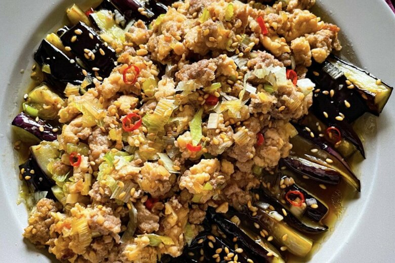 【作り方6】なすの上にのせたら完成！