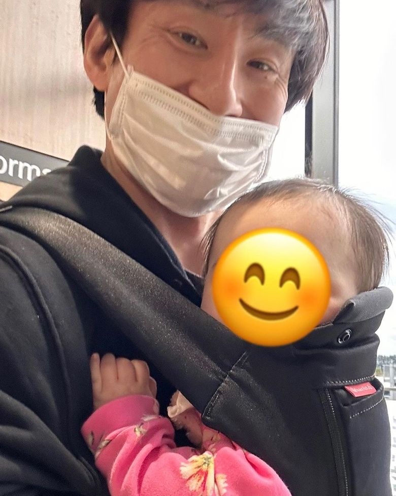 初めての抱っこ紐で泣かなかった、なだぎ武さんの娘さん