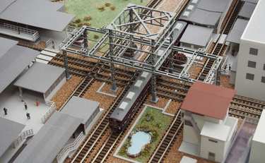 同じ路線名なのに目の前で分断される!?阪急今津線の謎を追う