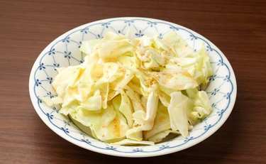 万能過ぎる塩キャベツ「これがあれば10分で3品!?神レシピじゃないか…」