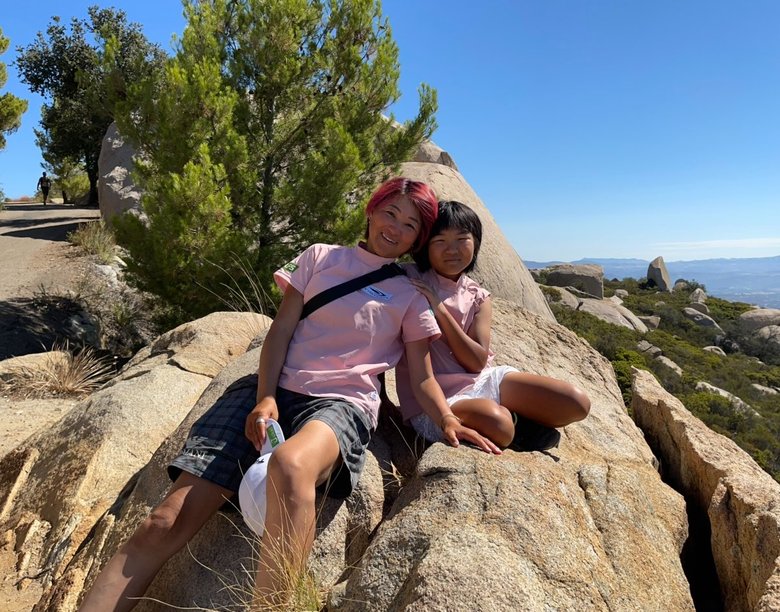 須藤みゆきさん（左）