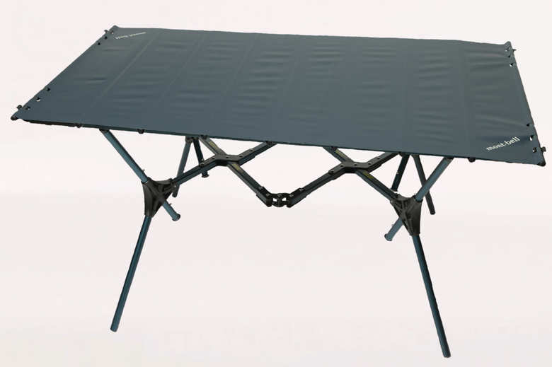 ブルーブラックの１色展開