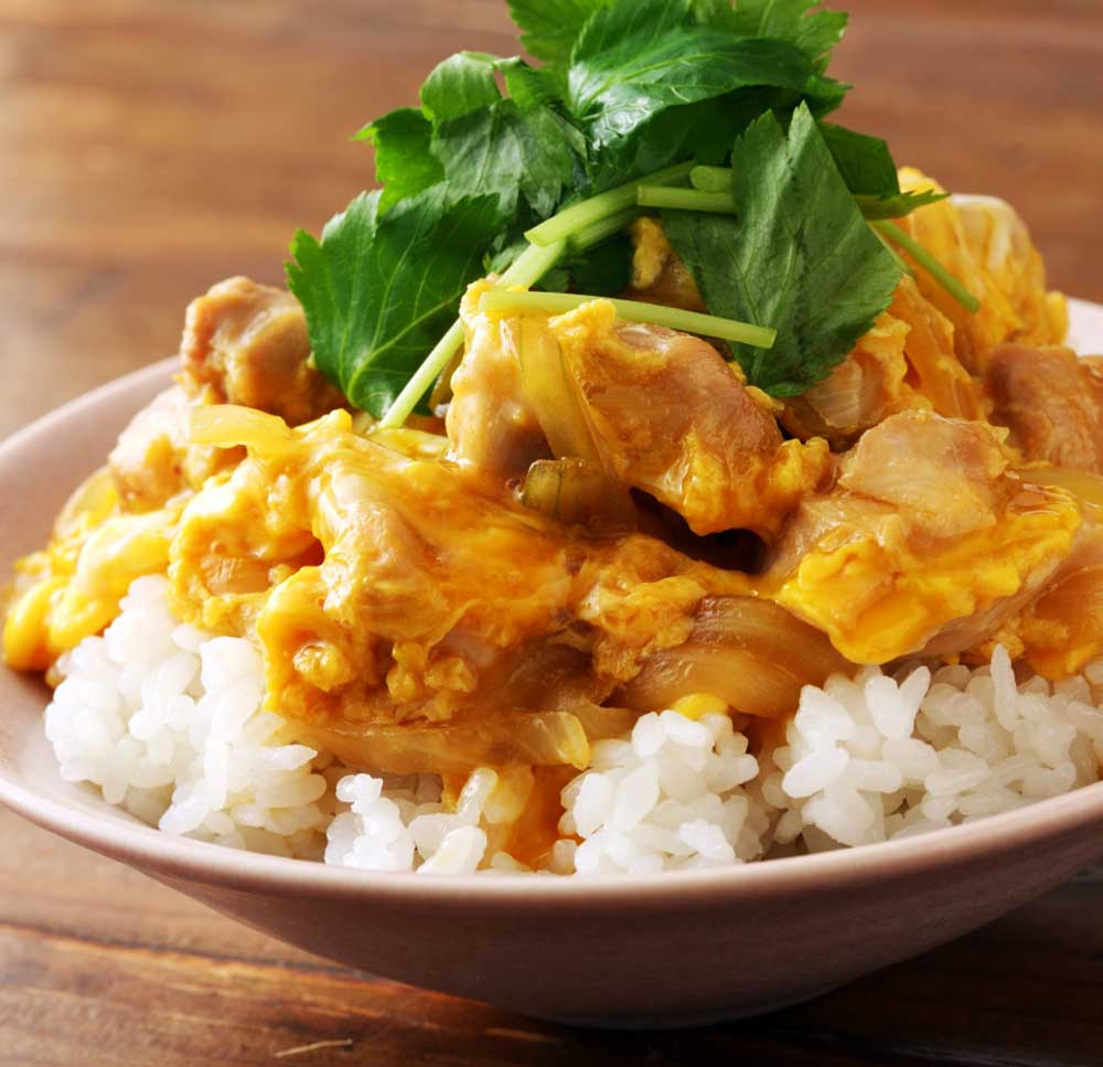 親子丼レシピ めんつゆで作るから失敗なし とろとろ卵の本格派 Chanto Web