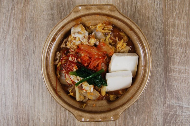 セブンイレブン「1/2日分の野菜！ 旨辛キムチ鍋」の実食画像