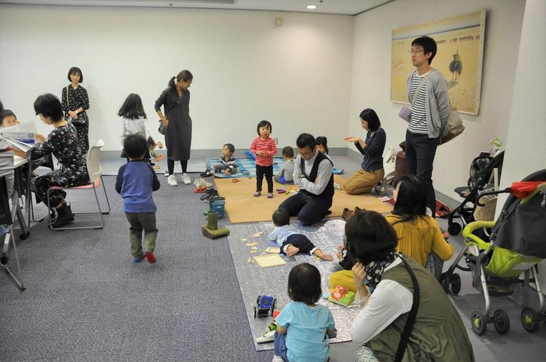 イベントに集まった子ども連れ