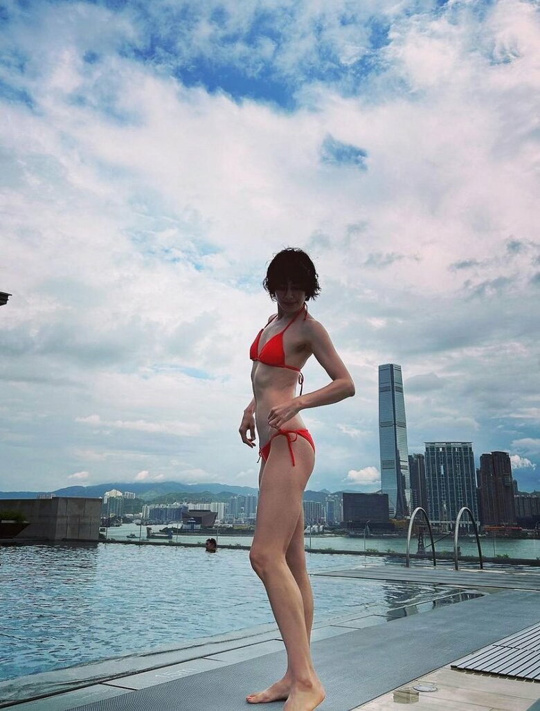 赤いビキニが素敵！