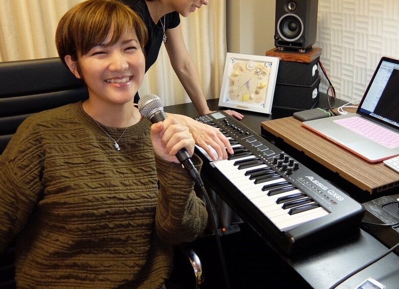 アーティスト活動にも取り組んでいた