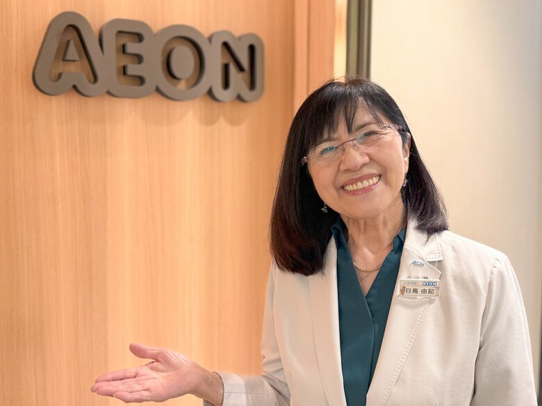 76歳、英会話スクール「イーオン」最年長講師として週5日レッスンを行う日高由記さん