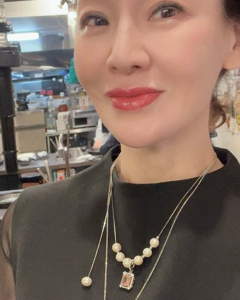 自身がプロデュースした「動く」パールの作品