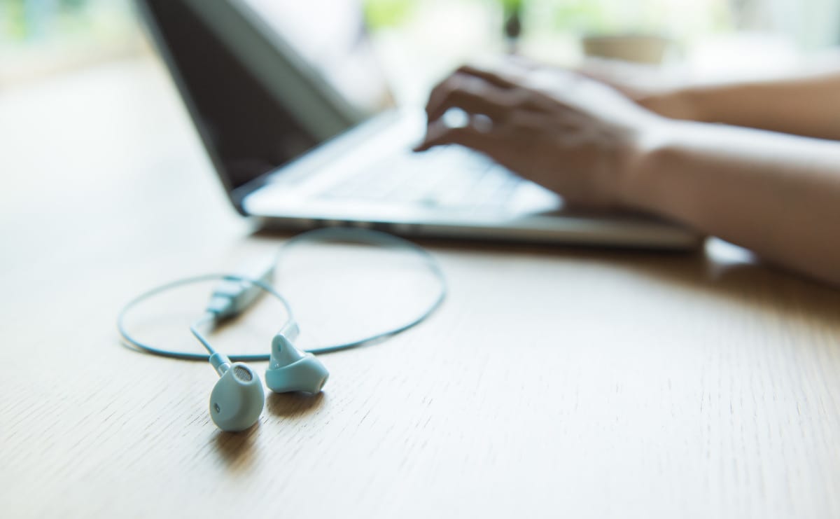 ケーブルイヤホンの正しい装着法は シュア掛け じゃあワイヤレスは Chanto Web