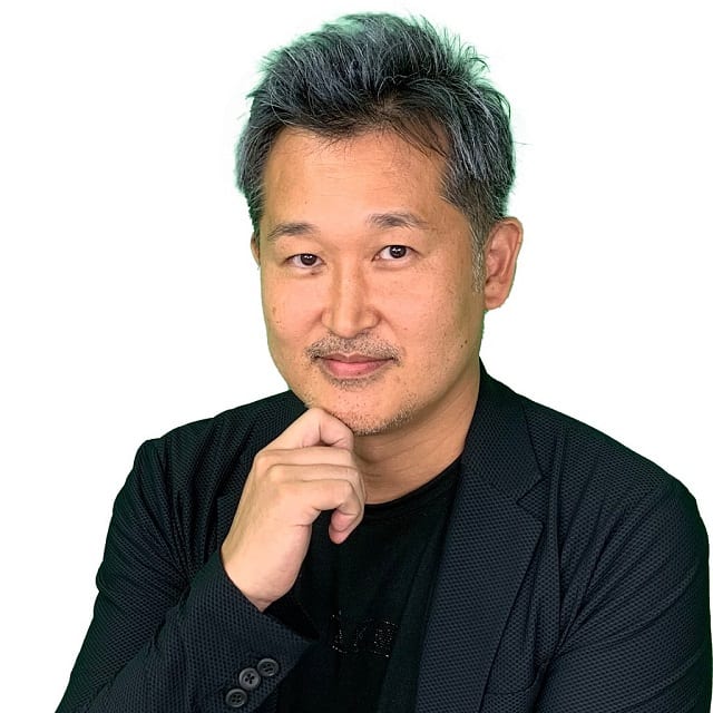 一般社団法人メンタルノイズ心理学協会チェアマン（会長）／心理カウンセラー。8000人以上の悩みを解決。心理学だけではなく、経営者やスポーツ選手などへの取材経験、AIやロボット工学、脳科学などを取り入れたメンタルノイズメソッドを開発。Twitter（@yamane_hiroshi）をはじめ、YouTube「メンタルノイズ心理学 山根洋士【公式】」 でも自己肯定感などの情報を発信している。