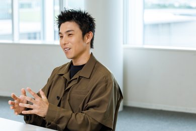 笑顔封印の中尾明慶 プロデューサーの反応薄く「大人の色気出ていない