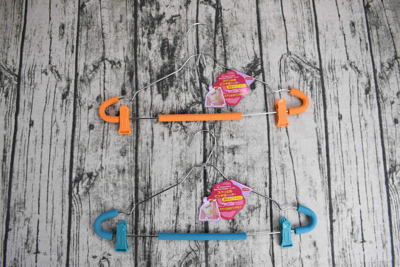 ダイソーおすすめ収納「スベリ止めピンチ付ハンガー」の画像