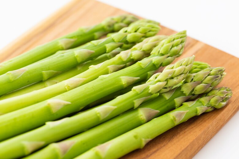 下痢や便秘の原因に？過敏性腸症候群（IBS）を起こす恐れのある食べ物6（アスパラ）