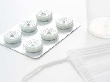 喉の症状でおなじみ「トローチ」市販薬と処方薬は成分が違う？ 薬剤師が解説
