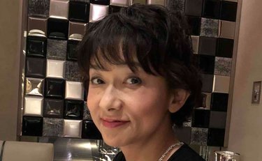 「体重計は1日で5、6回乗って」30年ぶり、還暦でビキニ撮影に挑んだ斉藤慶子「55歳で慶應大学院にもチャレンジし」