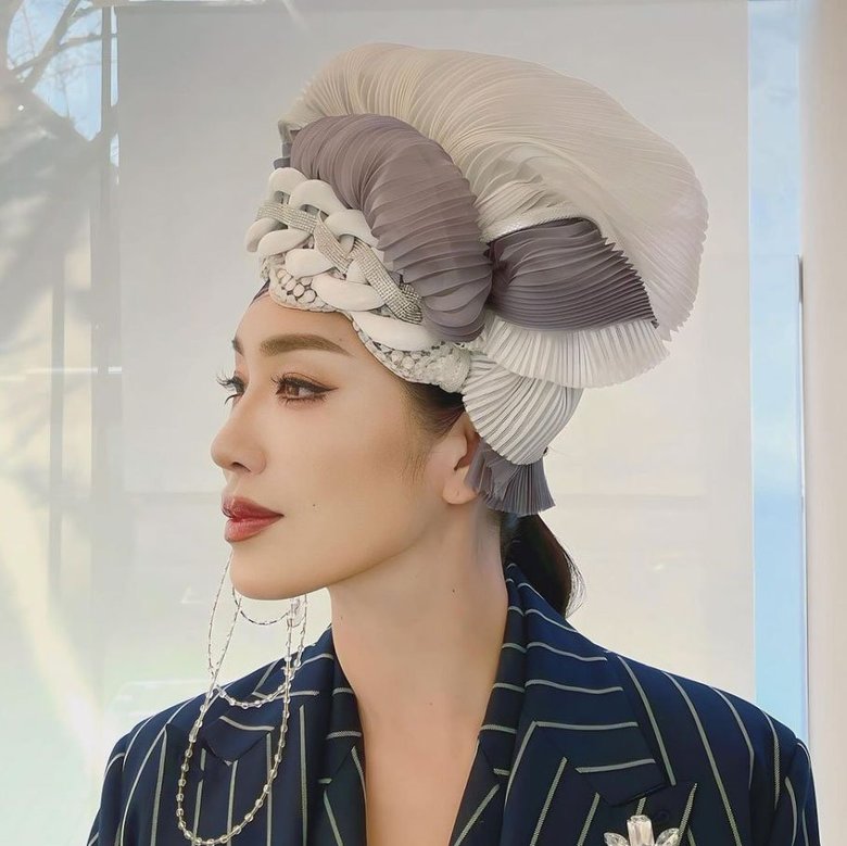 ヘッドアクセが素敵